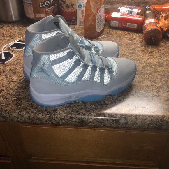 Jordan 11 adapt - Picture 4 of 7